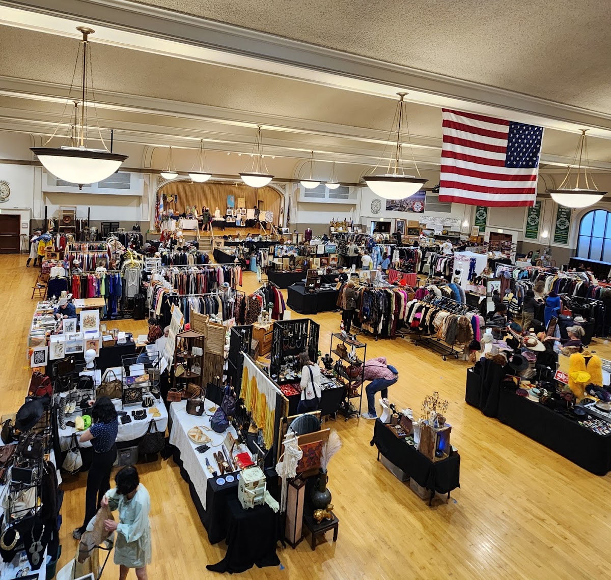 Randolph Street Market: Holiday Market