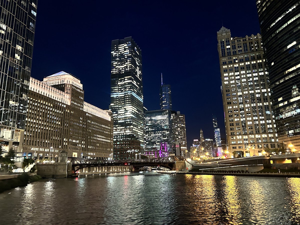 Chicago River architecture boat tour